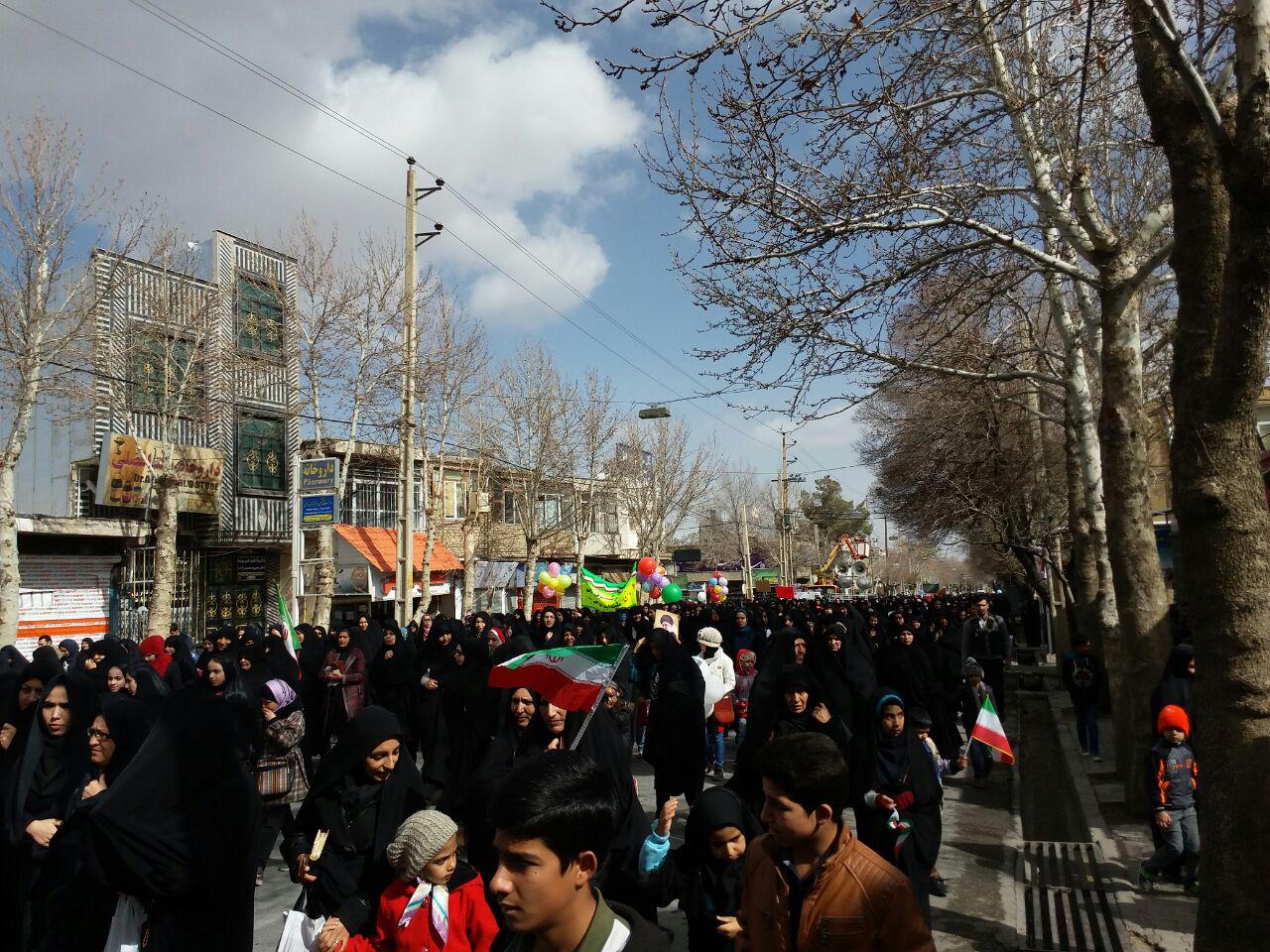 حضور با شکوه مردم شهر اقلید در راهپیمایی 22 بهمن