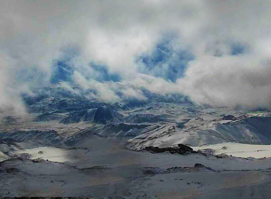 نخستین برف پاییزی ارتفاعات اقلید فارس را سفیدپوش کرد