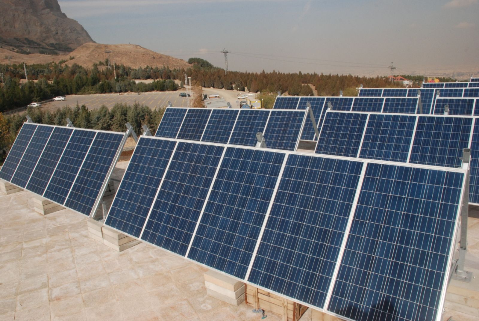 نیروگاه خورشیدی ۱۰ مگاواتی کشور در شهرستان اقلید احداث می‌شود