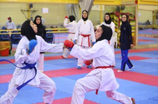 بانوان شیرازی قهرمان مسابقات کاراته فارس شدند